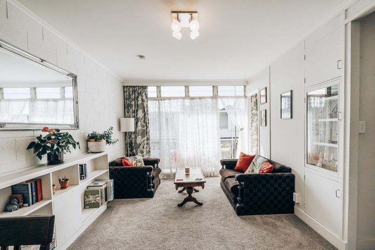 Photo of property in Balmoral Court, 2/130a Balmoral Road, Mount Eden, Auckland, 1024