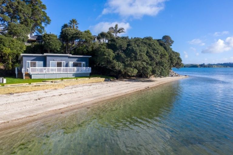 Photo of property in 147 Torkar Road, Clarks Beach, 2122