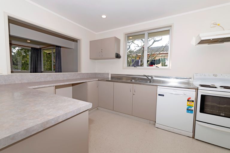 Photo of property in 1 Shale Avenue, Massey, Auckland, 0614