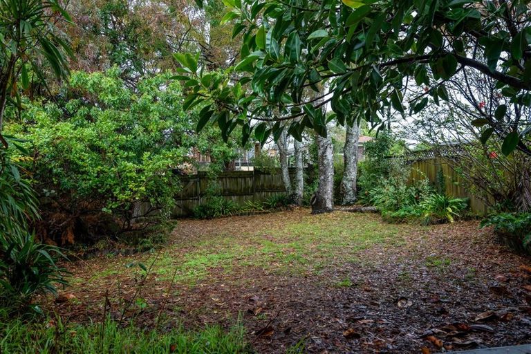 Photo of property in 4 La Perouse Street, Botany Downs, Auckland, 2010