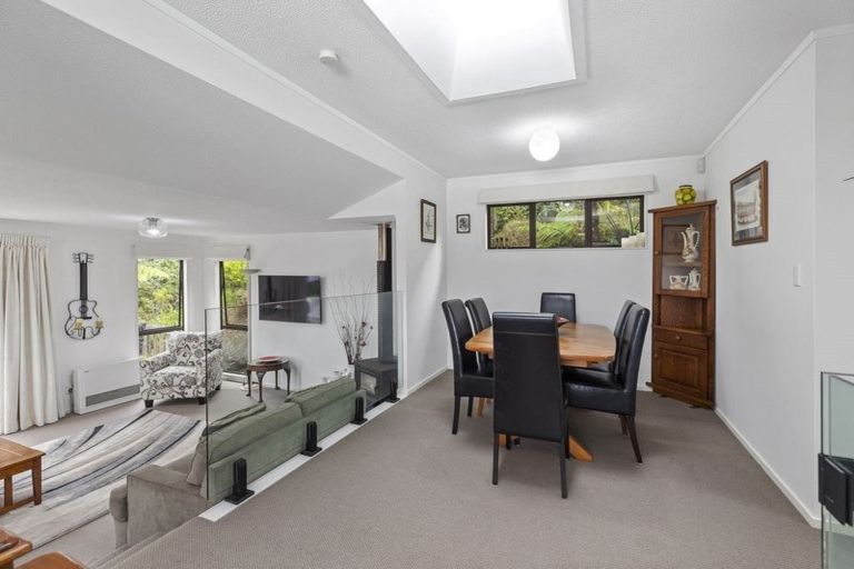 Photo of property in 14 Romney Square, Tawa, Wellington, 5028