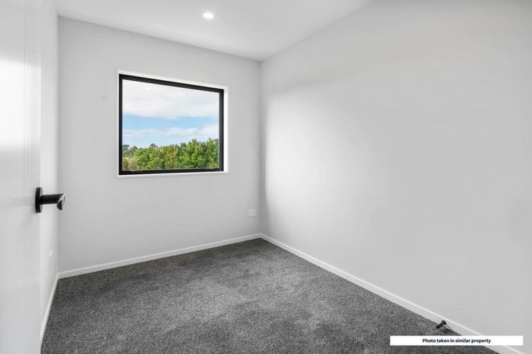 Photo of property in 27 Puhikawa Street, Massey, 0614