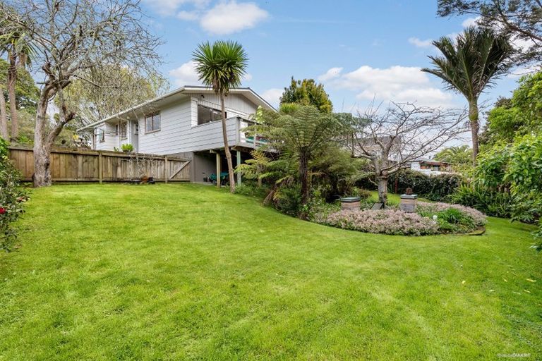 Photo of property in 34 Spinella Drive, Bayview, Auckland, 0629