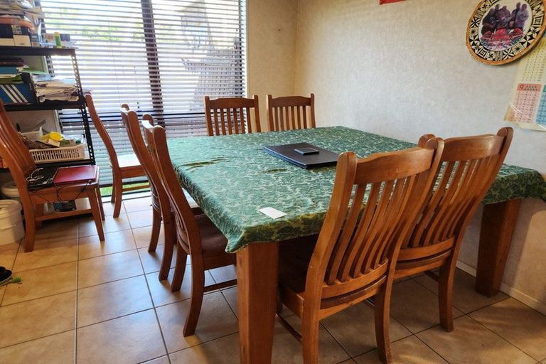 Photo of property in 32 Trimdon Street, Randwick Park, Auckland, 2105