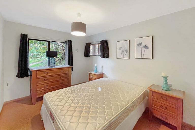 Photo of property in 25 Kimberly Grove, Greenhithe, Auckland, 0632