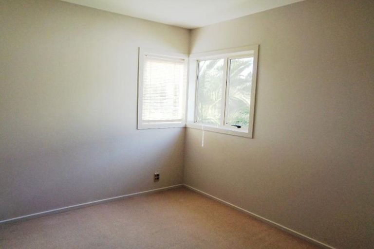 Photo of property in 8/103 Swanson Road, Henderson, Auckland, 0610