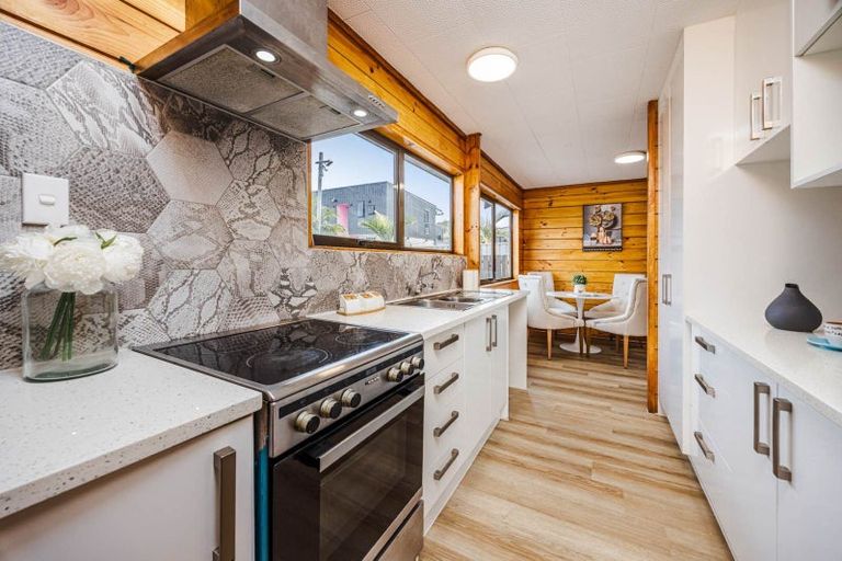 Photo of property in 3/32 Great South Road, Papakura, 2110