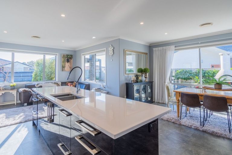 Photo of property in 9 Bridford Way, Paraparaumu, 5032