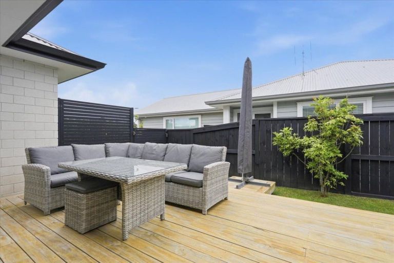 Photo of property in 23 Puhirake Crescent, Pyes Pa, Tauranga, 3112