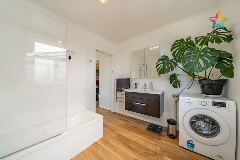 Photo of property in 9 East Street, Petone, Lower Hutt, 5012