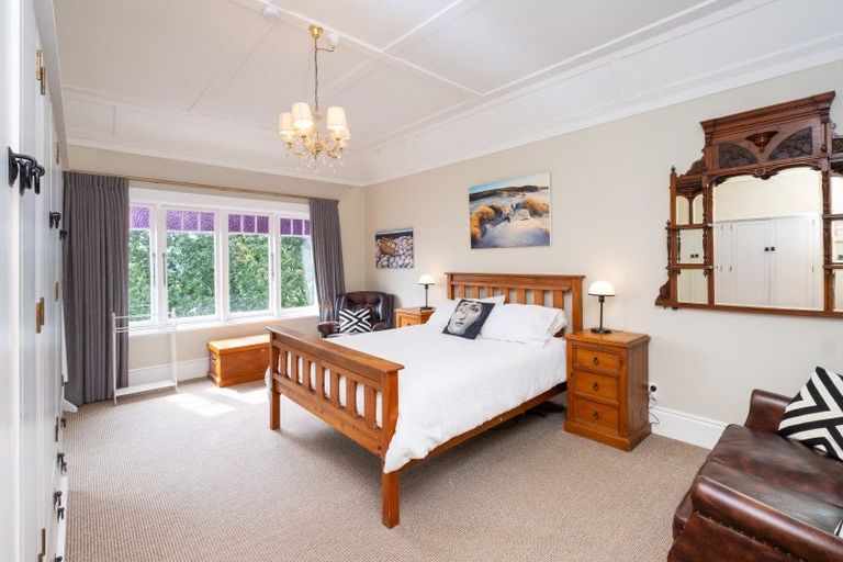 Photo of property in 27 Fitzroy Road, Bluff Hill, Napier, 4110