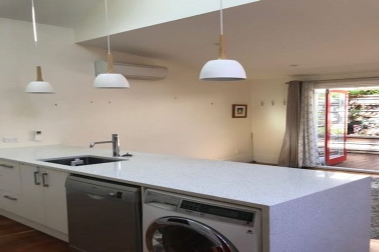 Photo of property in 37 Honiana Te Puni Street, Aro Valley, Wellington, 6021