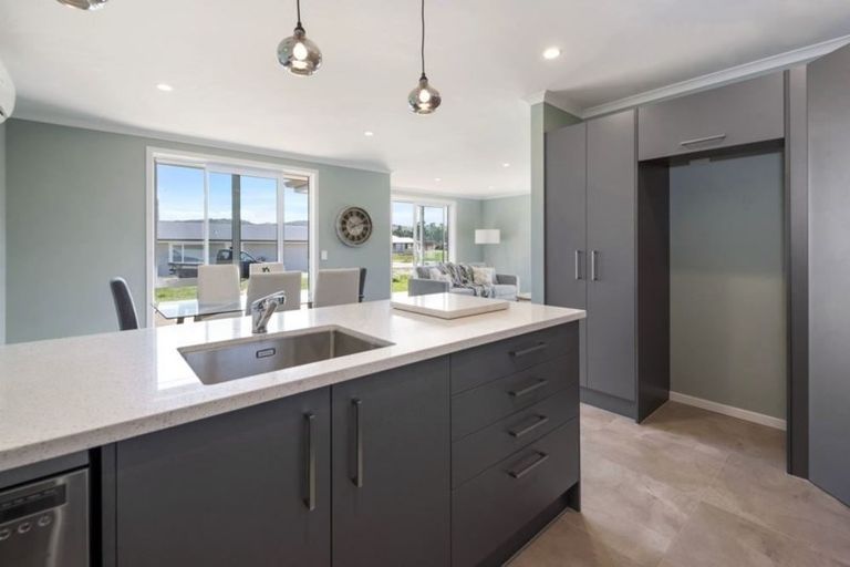 Photo of property in 12 Karaka Place, Kinloch, Taupo, 3377