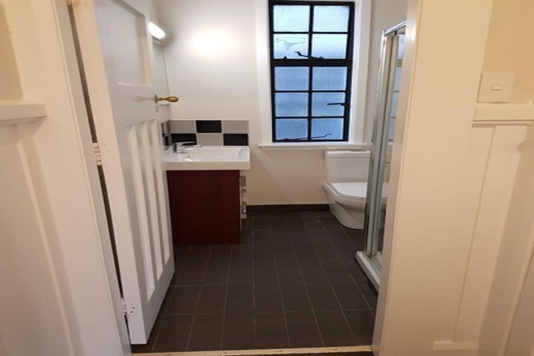 Photo of property in 1/1 Brooklyn Road, Mount Cook, Wellington, 6011