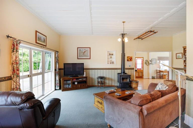 Photo of property in 375 Rangatira Road, Hunterville, 4786