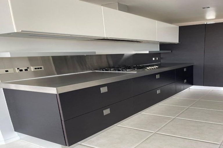 Photo of property in 1007 Beach Road, Torbay, Auckland, 0630