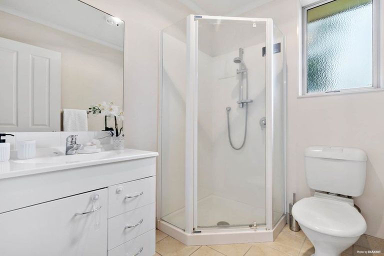 Photo of property in 14 Les Marston Place, Pukekohe, 2120