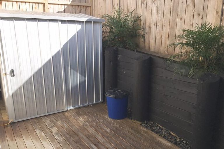 Photo of property in 44 Corricvale Way, Northcross, Auckland, 0630