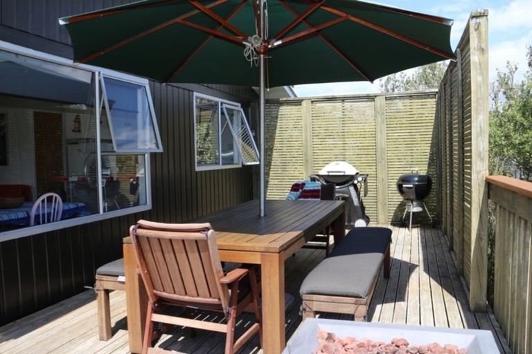 Photo of property in 12 Hardy Place, Cooks Beach, Whitianga, 3591