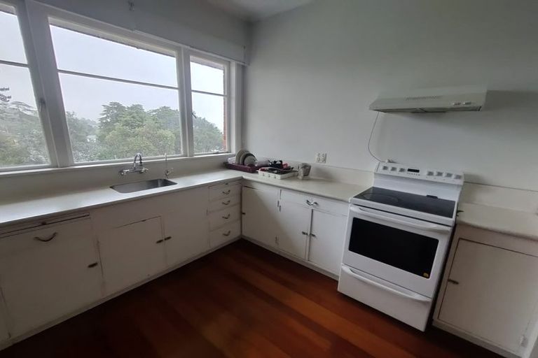 Photo of property in 207 Titirangi Road, Titirangi, Auckland, 0604