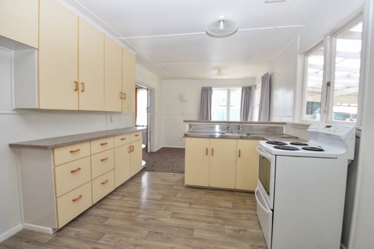 Photo of property in 234 High Street North, Carterton, 5713