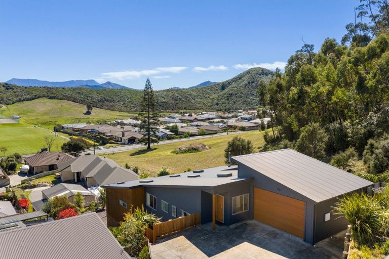 Photo of property in 11 Bell Bird Rise, Picton, 7220