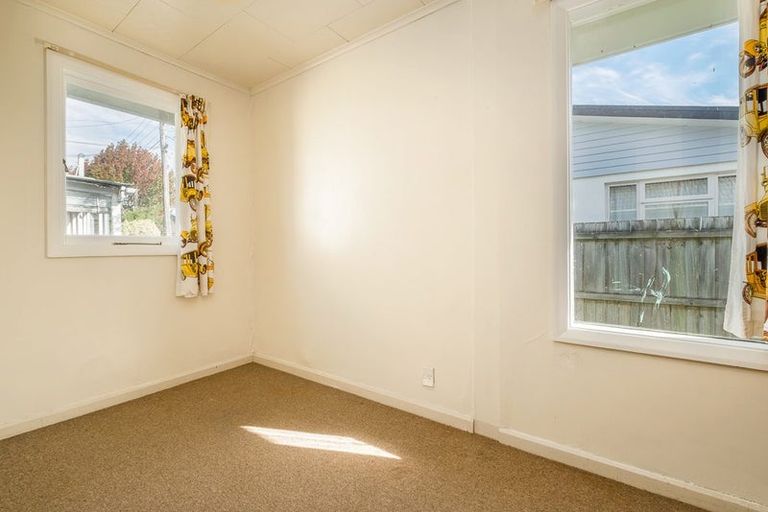 Photo of property in 117 Somerfield Street, Somerfield, Christchurch, 8024