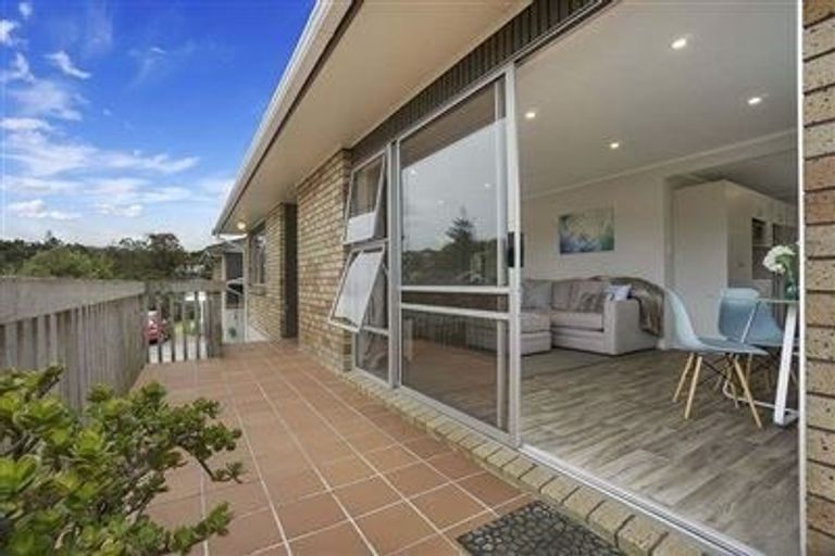 Photo of property in 1/17 Sandiacre Way, Browns Bay, Auckland, 0630