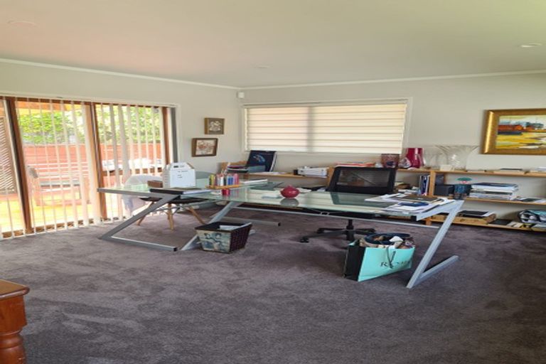 Photo of property in 1/5 Gulf View Road, Murrays Bay, Auckland, 0630