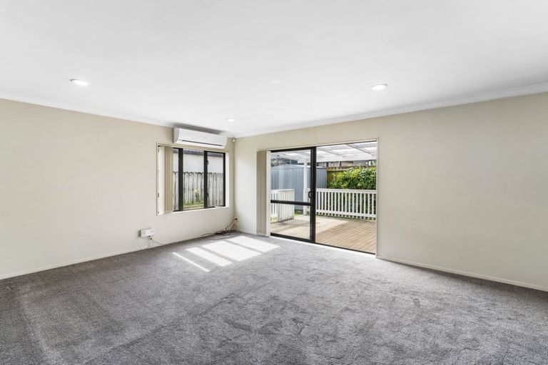 Photo of property in 24 Sheddings Lane, East Tamaki, Auckland, 2016