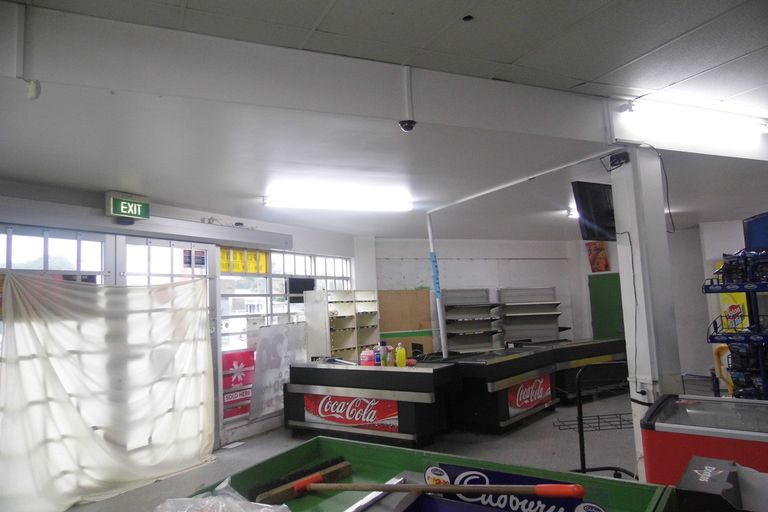 Photo of property in 1a Triangle Road, Massey, Auckland, 0614