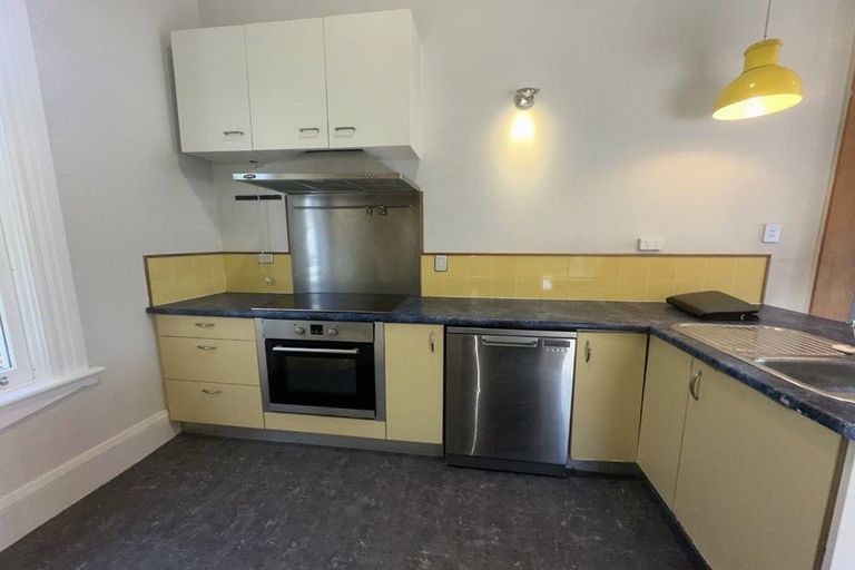 Photo of property in 121 Wellington Street, Picton, 7220