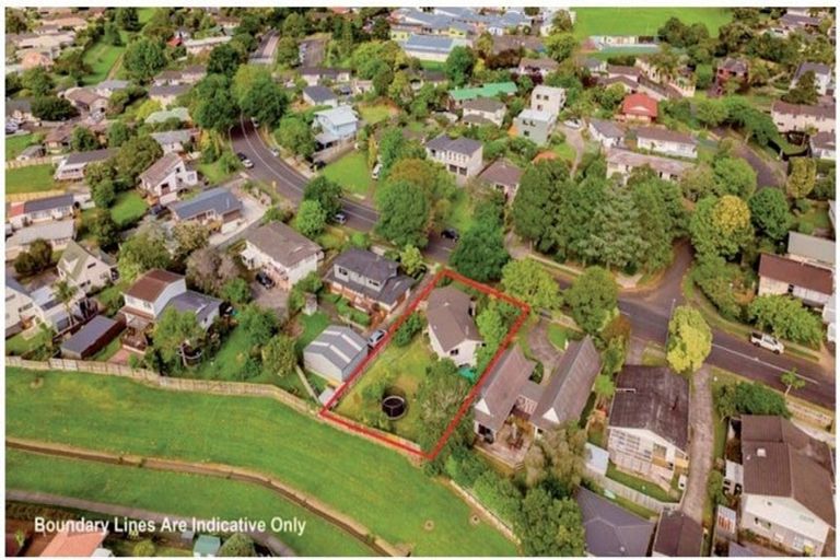 Photo of property in 30 Mirrabooka Avenue, Botany Downs, Auckland, 2010