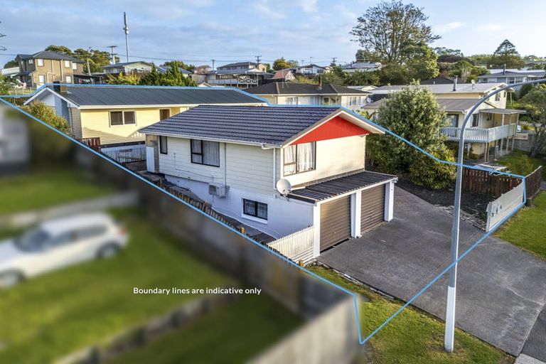 Photo of property in 21 Arlette Place, Massey, Auckland, 0614