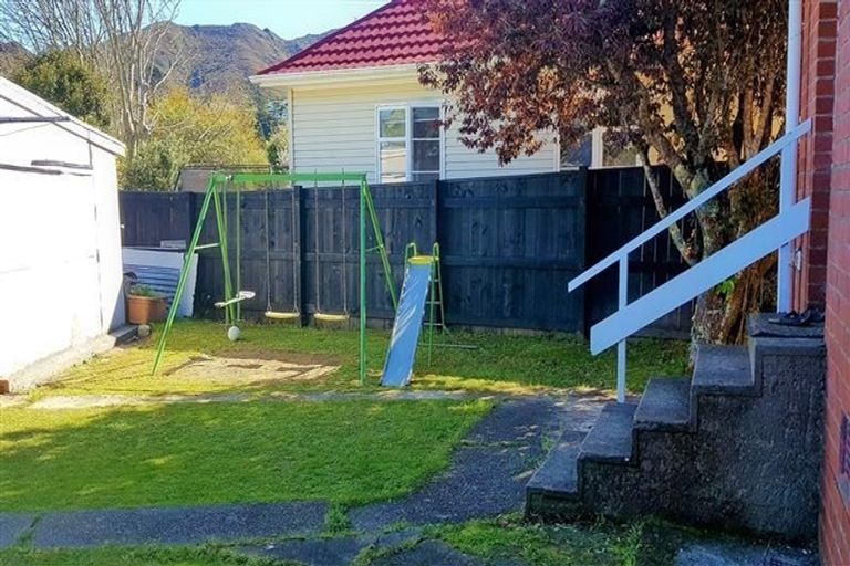 Photo of property in 3 Sunshine Avenue, Karori, Wellington, 6012