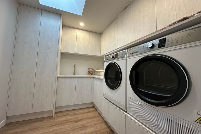 Photo of property in 21 Ruru Street, Waikanae, 5036