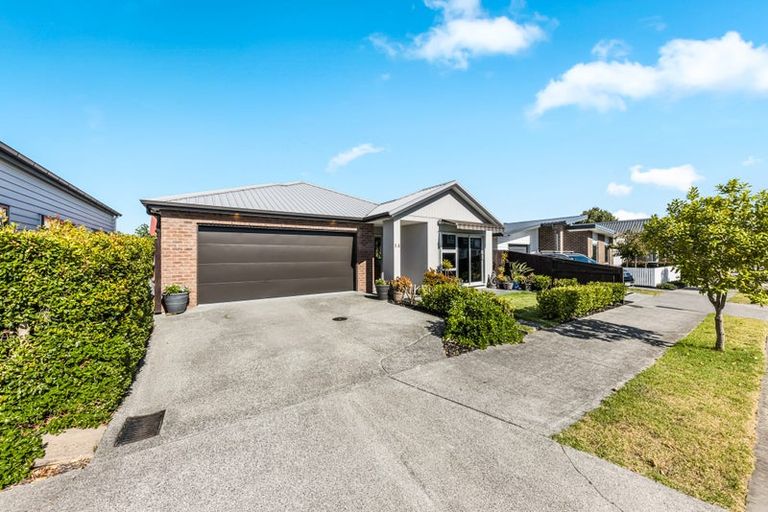 Photo of property in 15 Makete Crescent, Hobsonville, Auckland, 0618