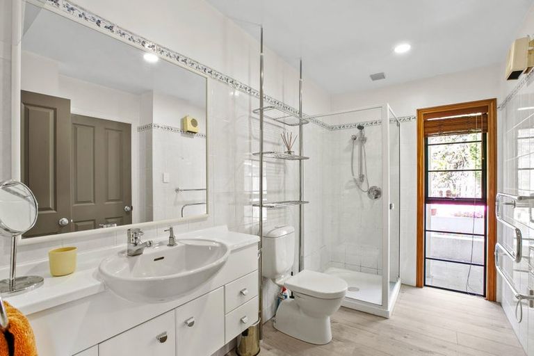 Photo of property in 85c Eliot Street, New Plymouth, 4310