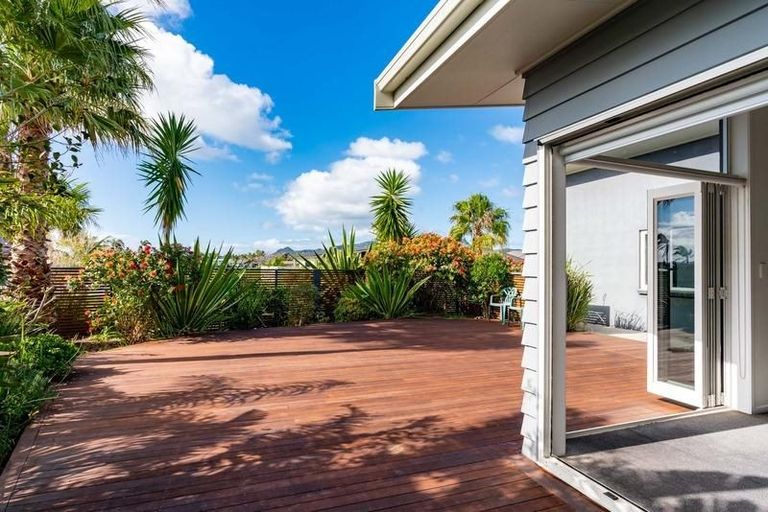 Photo of property in 4 O'farrell Drive, One Tree Point, 0118