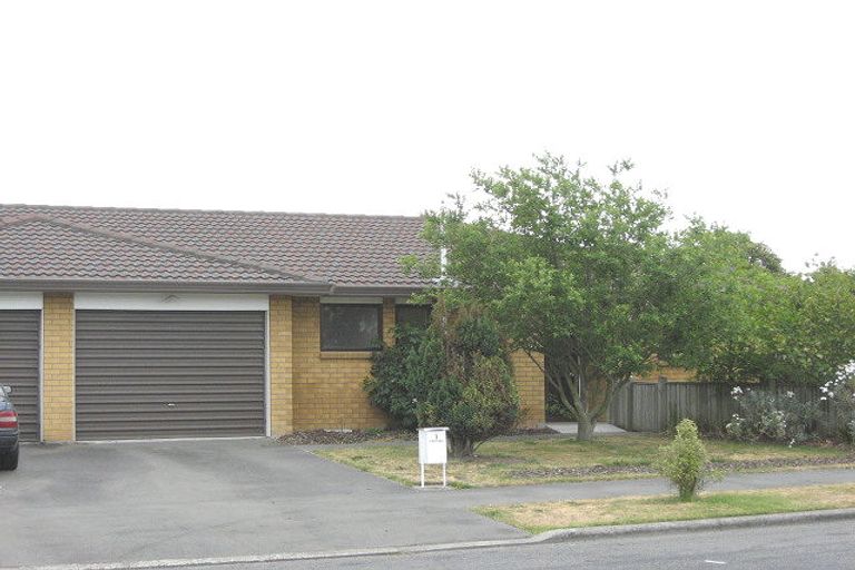 Photo of property in 1/43 Radiata Avenue, Parklands, Christchurch, 8083