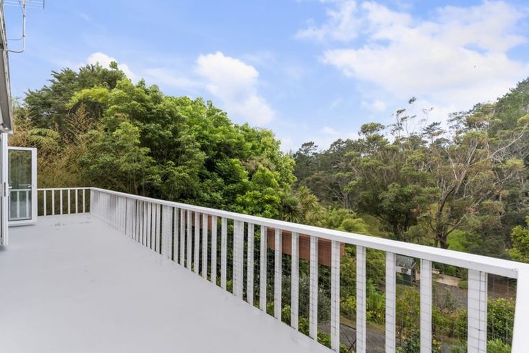 Photo of property in 126 Candia Road, Henderson Valley, Auckland, 0614