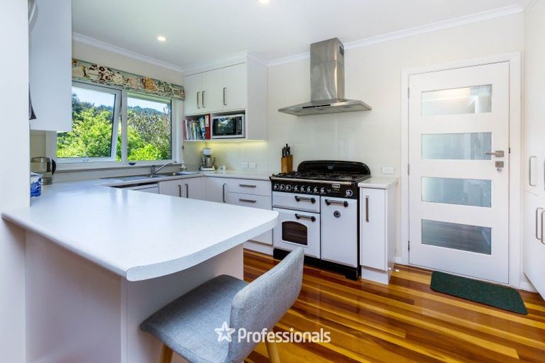 Photo of property in 37 Sunbrae Drive, Silverstream, Upper Hutt, 5019