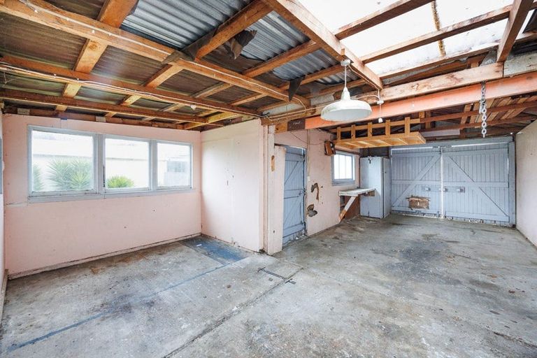 Photo of property in 7 Hobson Place, Takaro, Palmerston North, 4412