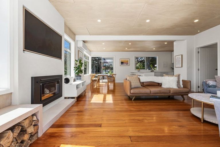 Photo of property in 102 Rosetta Road, Raumati South, Paraparaumu, 5032
