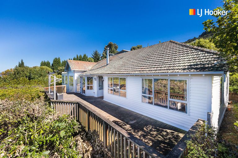 Photo of property in 32 Adderley Terrace, Ravensbourne, Dunedin, 9022