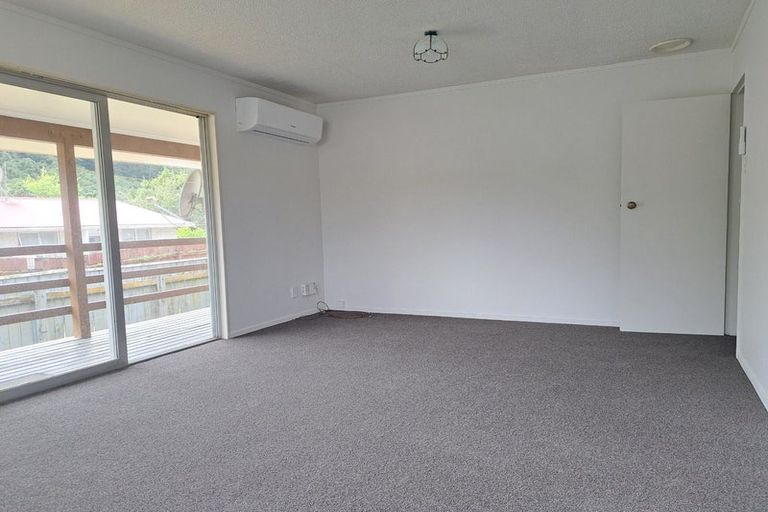 Photo of property in 5 Garnet Grove, Birchville, Upper Hutt, 5018