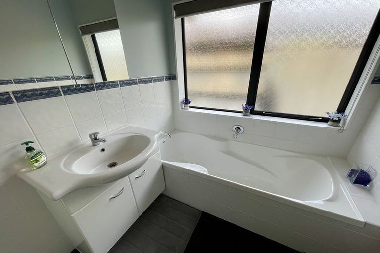 Photo of property in 30 Kestrel Avenue, Welcome Bay, Tauranga, 3112