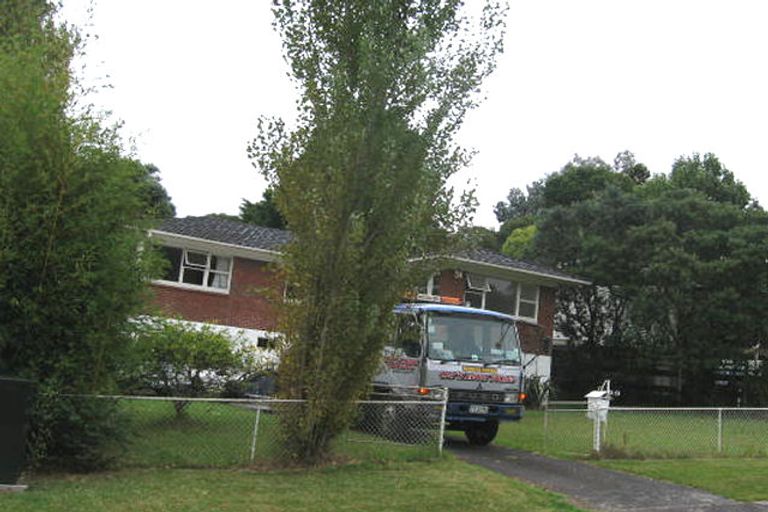 Photo of property in 52 Saffron Street, Birkdale, Auckland, 0626