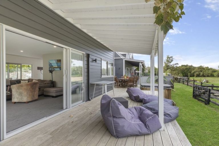 Photo of property in 350 Clifton Road, Whitford, Howick, 2571