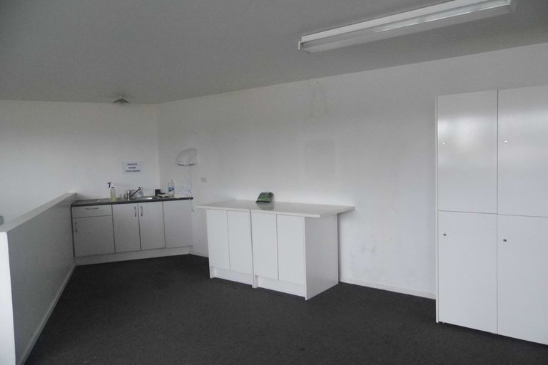 Photo of property in 1a Triangle Road, Massey, Auckland, 0614